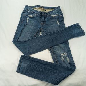 Piama blue jeans women's size 0 distressed skinny low rise embroidered 5 pocket